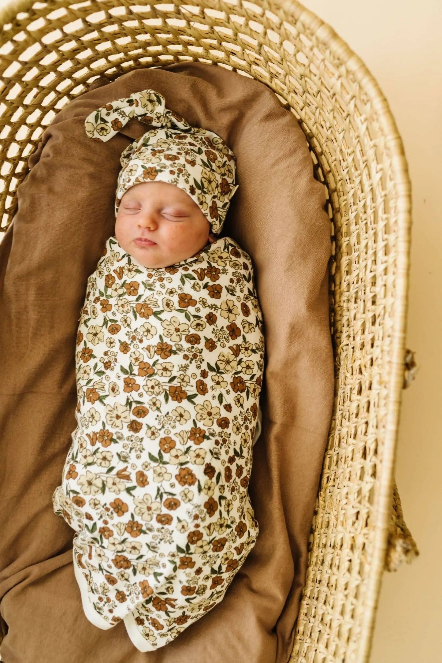 The Baby Blanket Store Swaddle Blanket & Hat 40"X40" Daffodil Newborn Swaddle Blanket & Hat | Organic Cotton Gift Set
